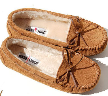 MINNETONKA モカシン ふわもこあったかスウェード