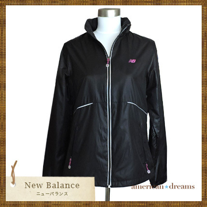 New Balance 使える♪定番ブラックカラーのウィンドブレーカー