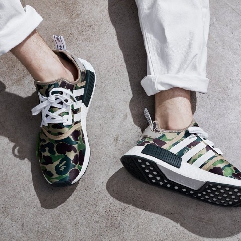 【入手困難】ADIDAS×BAPE NMD_R1 Green Camo アディダス 送関込