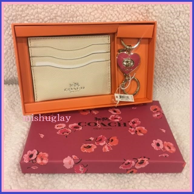 【COACH】GIFT BOX付♪★カードケース+ハートのキーリング★