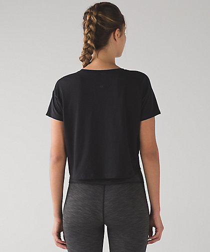 lululemon フィットネストップス セール!大人気ヨガブランドlululemonルルレモン Cates Crop Tee(2)