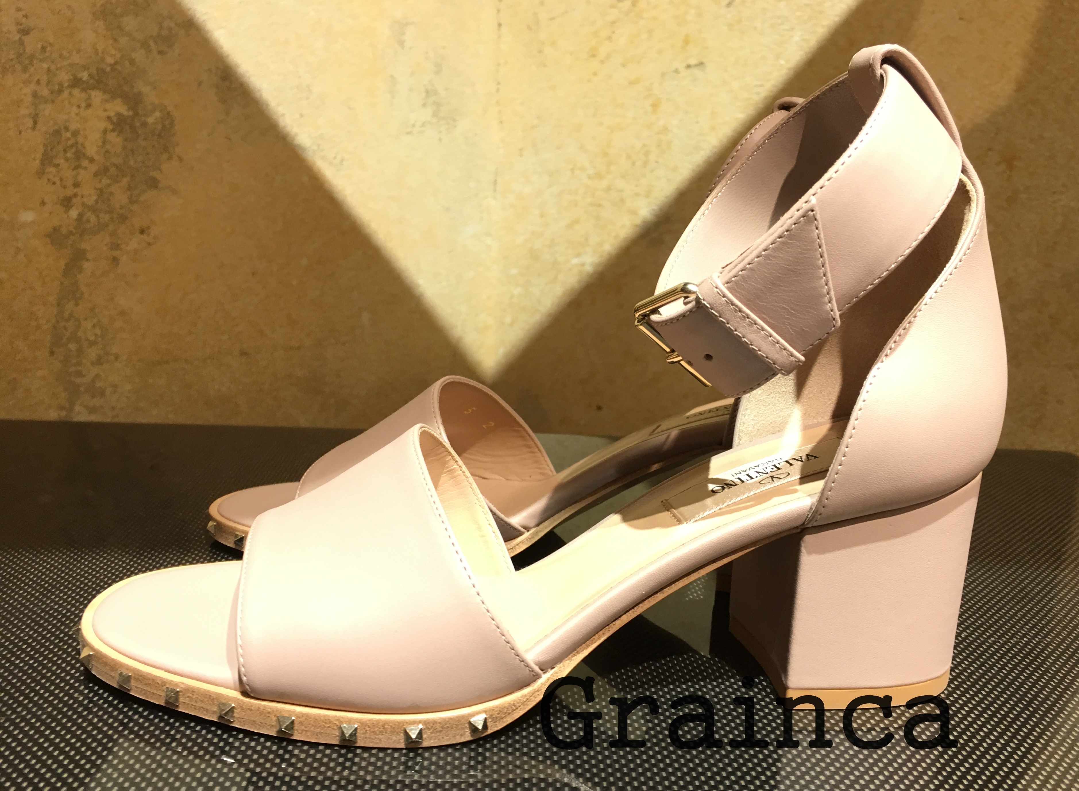 VALENTINO【セール】ソール ロックスタッズサンダル★関税込