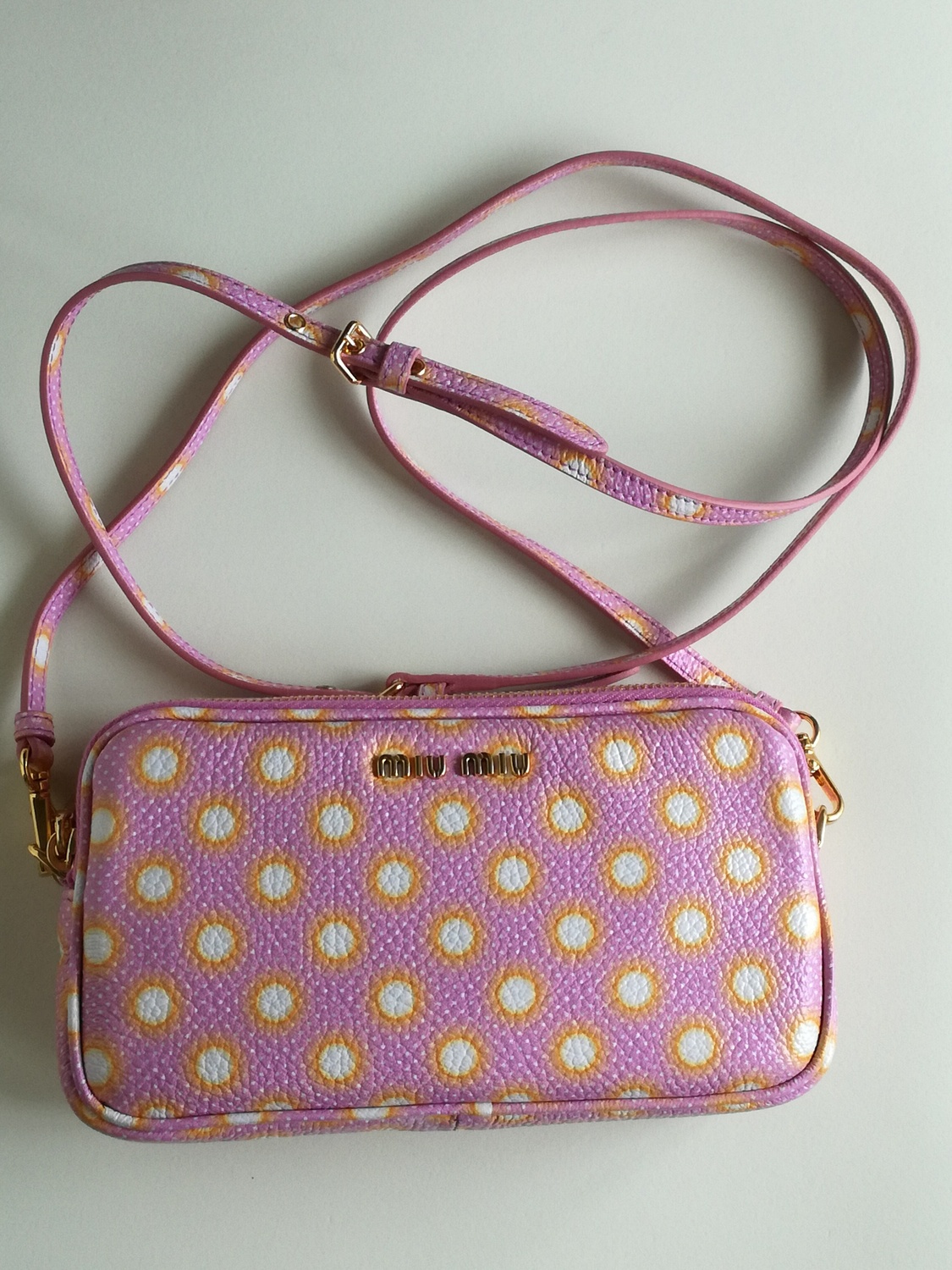MIUMIUドットプリント♪ミニポシェット♪ピンク マドラスレザー