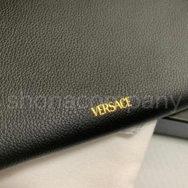 【関税込】人気●VERSACE●メデューサ ラウンドジップウォレット 関税込】人気○VERSACE○メデューサ ラウンドジップウォレット