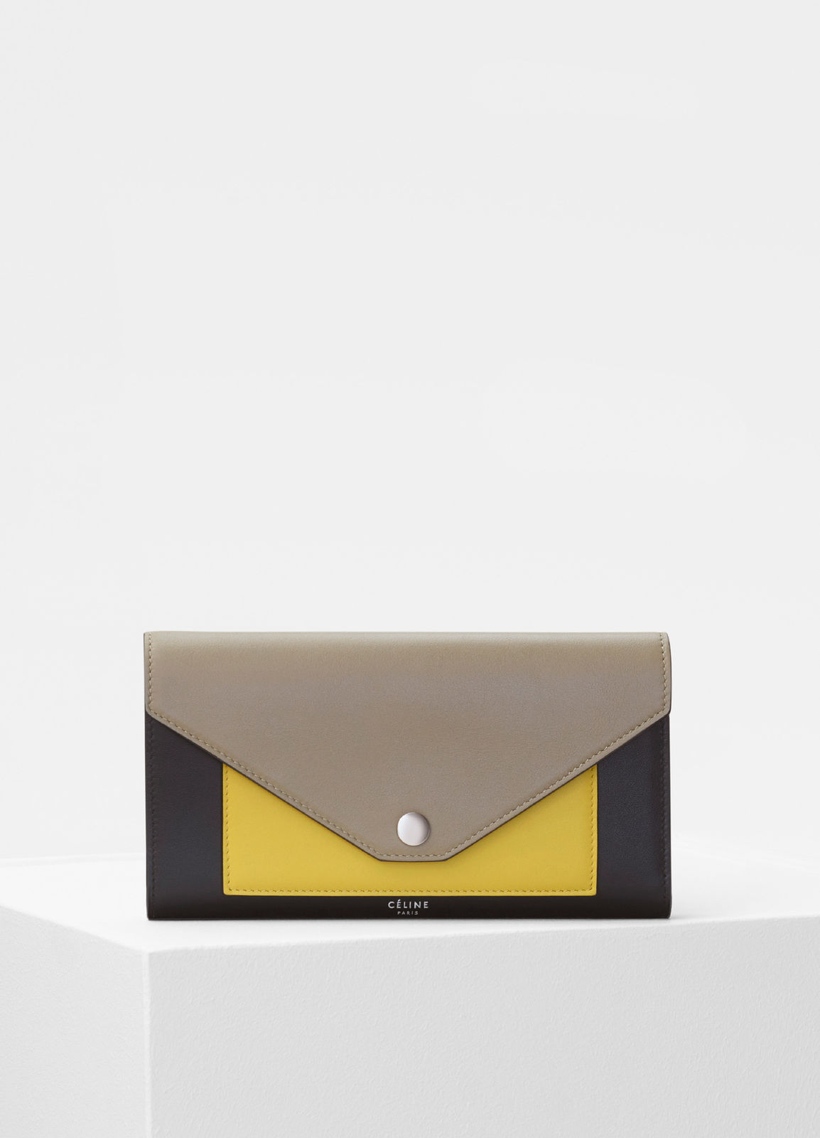 《CELINE》レターのような可愛いデザイン*長財布 カーフスキン
