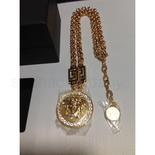 関税込＆New Season【Versace】メデューサペンダントネックレス 関税込】新作◇VERSACE ヴェルサーチ◇メデューサ ネックレス