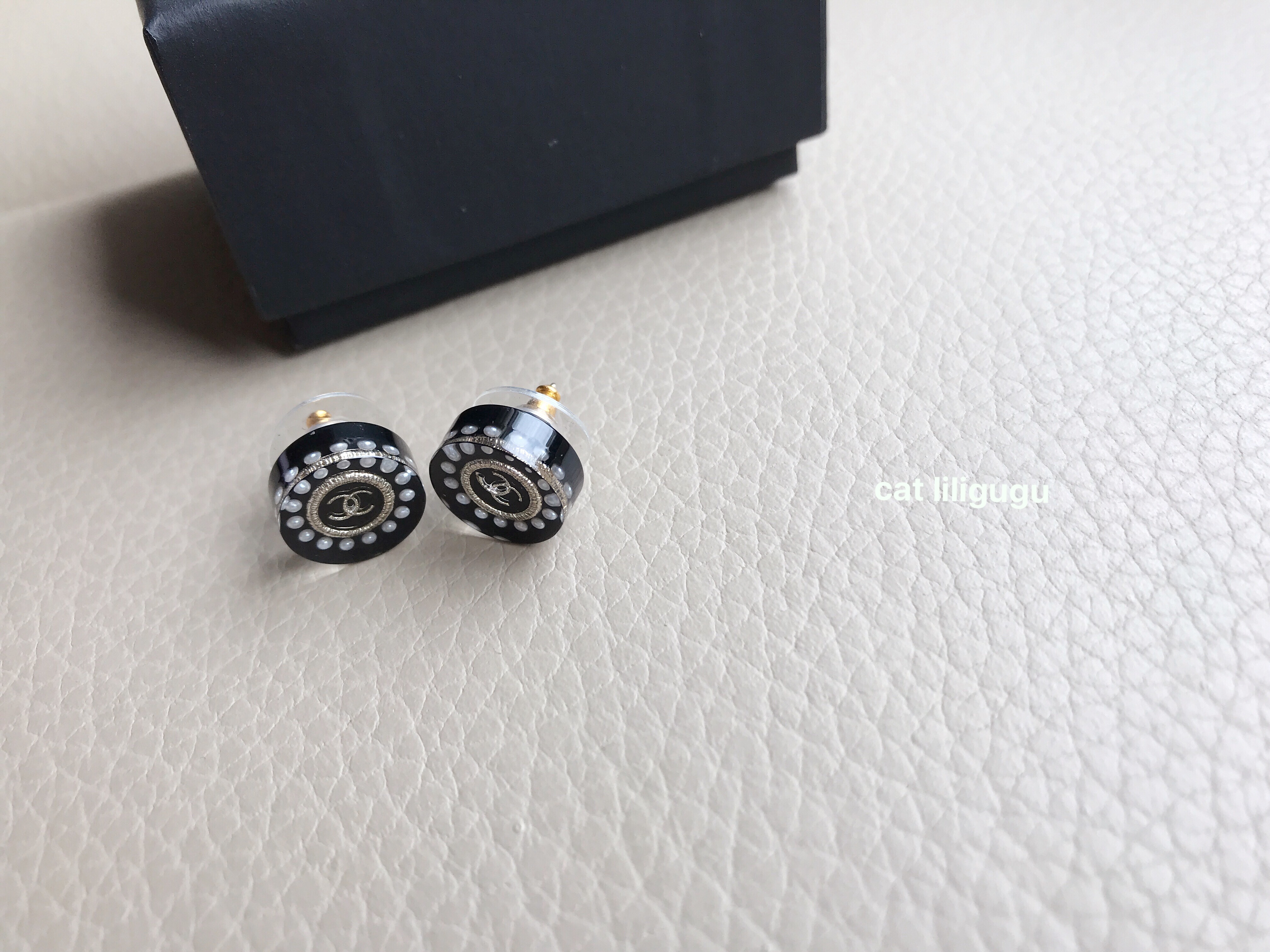 (シャネル)A53231☆丸形☆CCロゴ パール ピアス シャネル)A53231☆丸形☆CCロゴ パール ピアス