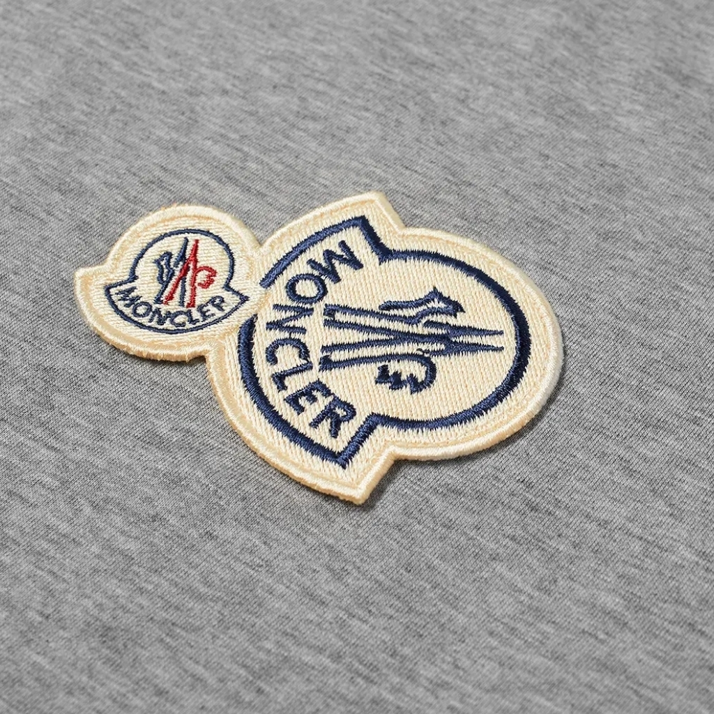 ☆MONCLER☆希少☆ダブルロゴワッペン付き メンズTシャツ (MONCLER/T