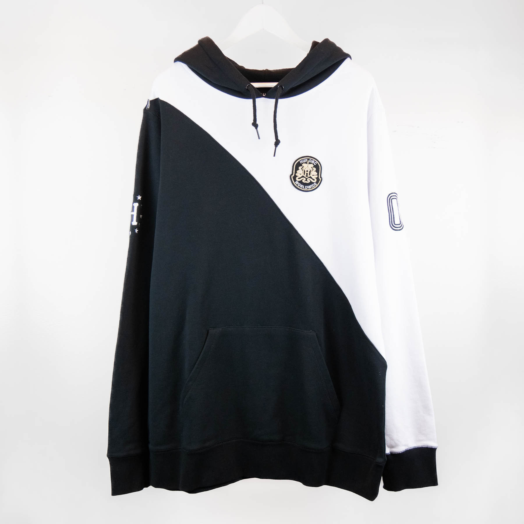☆HUF☆ ワールドカップ プルオーバー