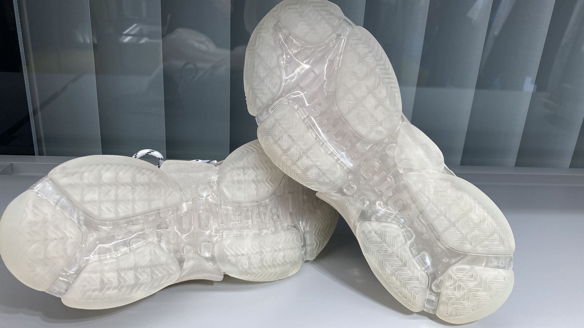 VIPセール関税込【Balenciaga】Triple Sクリアソール トレーナー VIPセール関税込【Balenciaga】Triple Sクリアソール トレーナー