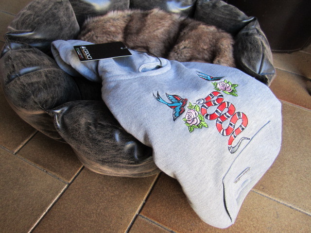 ◆◆イタリア発◆◆刺繍が美しいストリートスネークHOODIE ◆◆