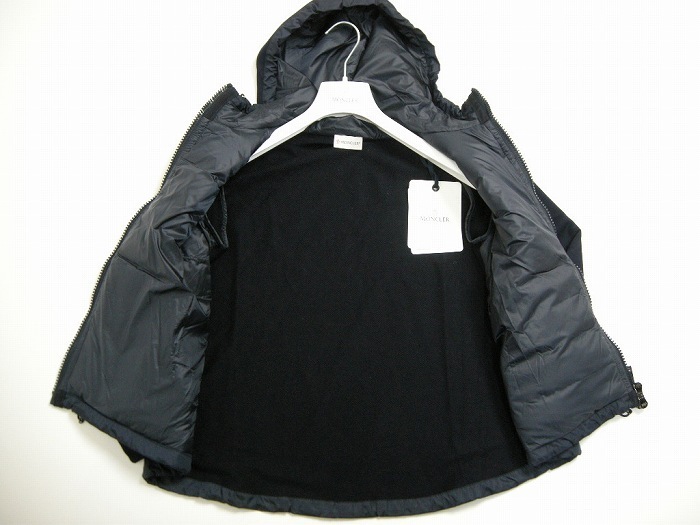 XS-L確保済◆関税無◆国内発送◆MONCLERスウェット切替ダウンJKT XS-L◇確保済 関税なし 国内発送◇MONCLER スウェットシャツ 黒