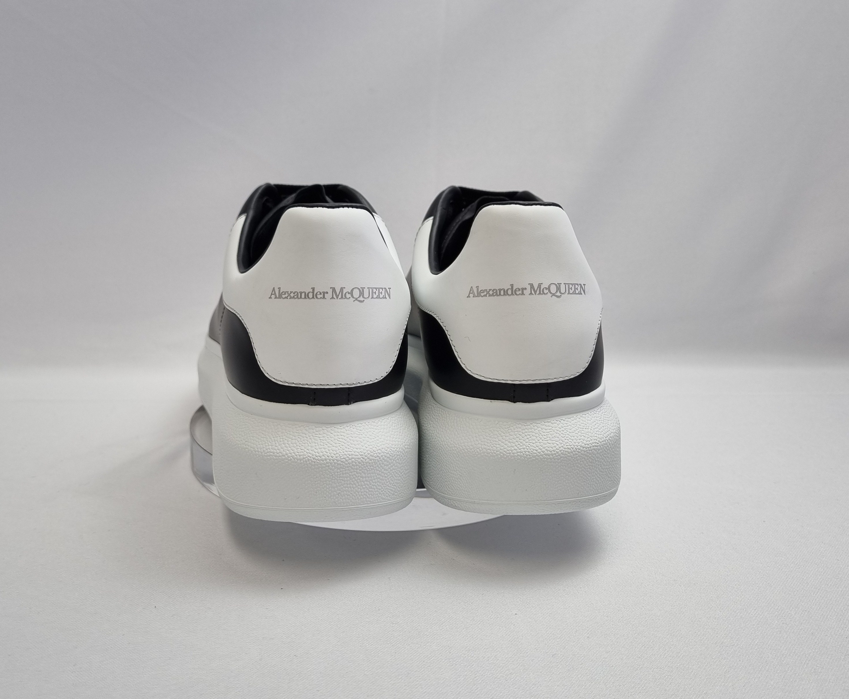 関税負担☆人気☆【ALEXANDER MCQUEEN】☆OVERSOLE SNEAKERS☆ 関税負担☆人気☆【ALEXANDER MCQUEEN】☆OVERSOLE SNEAKERS☆