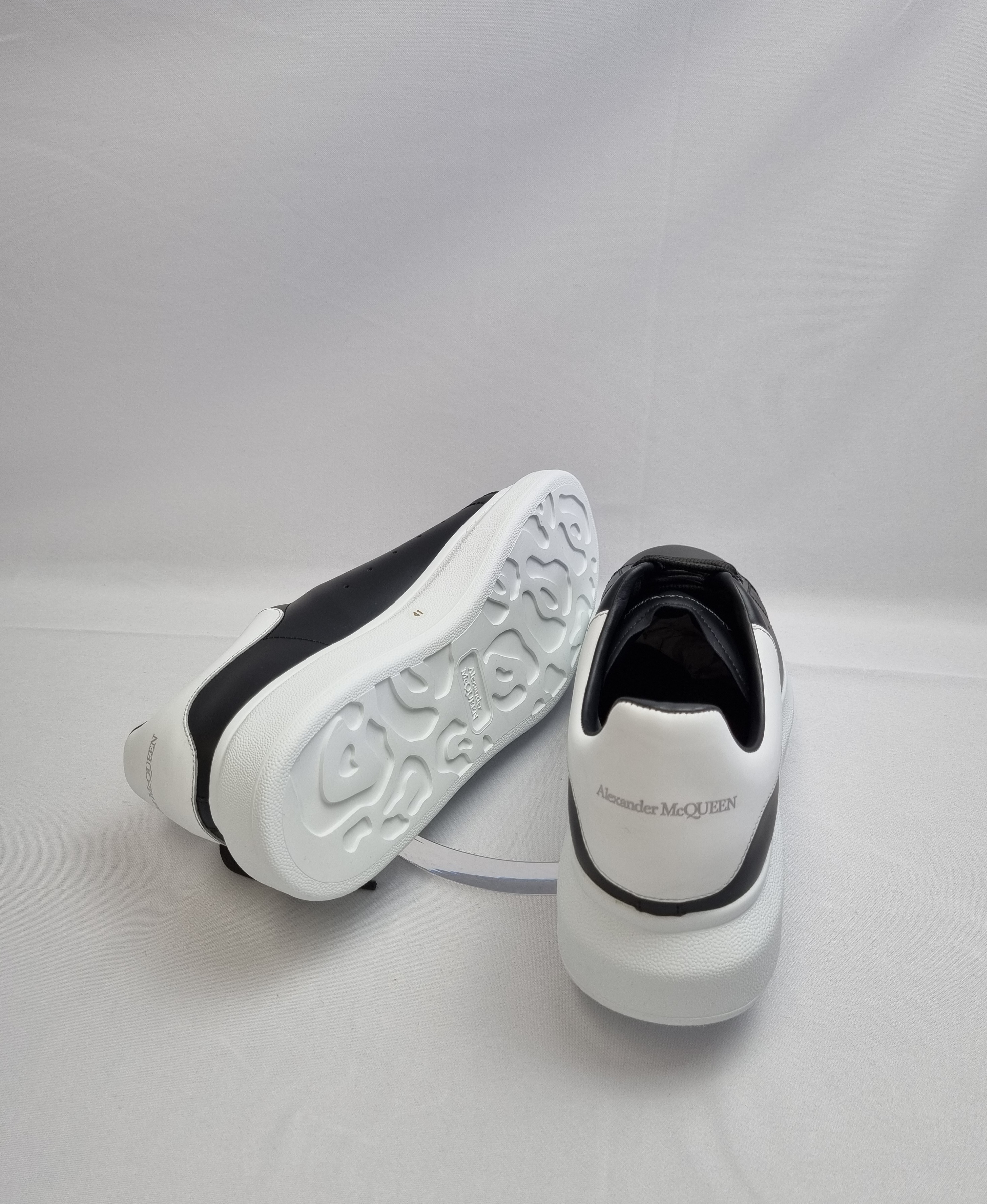 関税負担☆人気☆【ALEXANDER MCQUEEN】☆OVERSOLE SNEAKERS☆ 関税負担☆人気☆【ALEXANDER MCQUEEN】☆OVERSOLE SNEAKERS☆