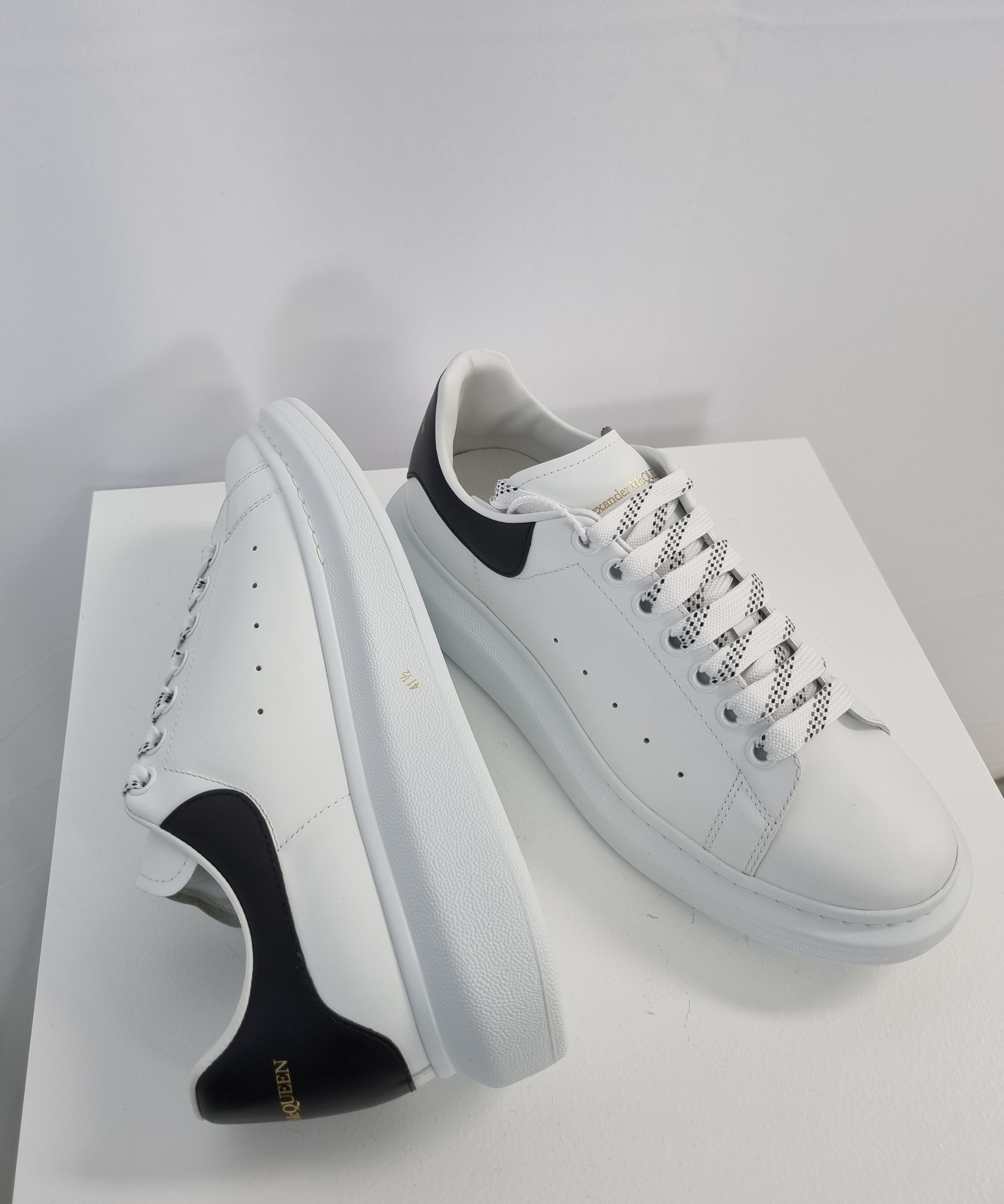 ★関税込/追跡発送★alexander mcqueen★OVERSOLE SNEAKERS★ ☆関税込/追跡発送☆alexander mcqueen☆OVERSOLE SNEAKERS☆ 靴
