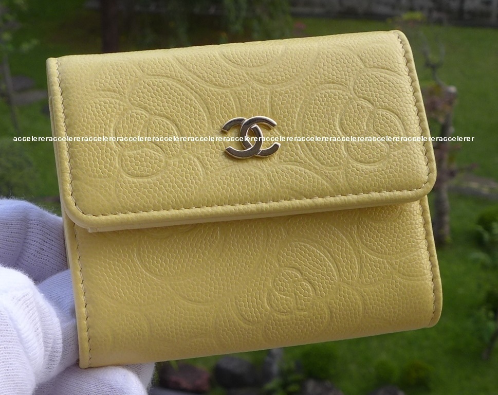 即日発送 CHANEL 三つ折り ミニ財布 ナノウォレット BK カメリア 即日発送 CHANEL 三つ折り ミニ財布 ナノウォレット BK カメリア