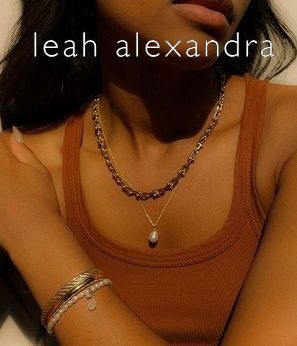 日本未発売【 Leah Alexandra】Square Love Tokenネックレス