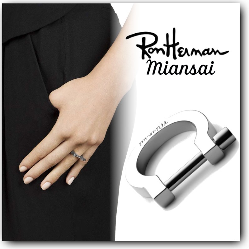 【超特価sale開催】
【関税込】Ron Herman*MiansaiモダンスクリューカフリングSilver 指輪・リング 【超特価sale開催】
【関税込】Ron Herman*MiansaiモダンスクリューカフリングSilver 指輪・リング