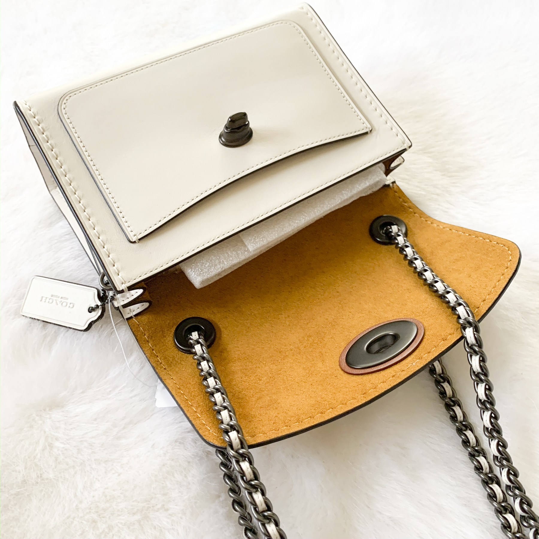 ファッション通販 新品coachバック❣️フローラルエンブロイダリ