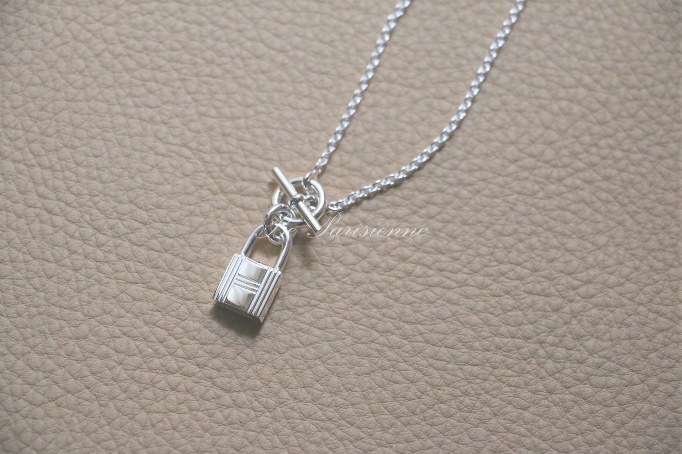エルメス【HERMES】エレガント ペンダント カデナ・ケリー 上品 エルメス【HERMES】エレガント ペンダント カデナ・ケリー 上品