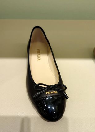 PRADA x バレエシューズ(レディース) - 海外通販のBUYMA