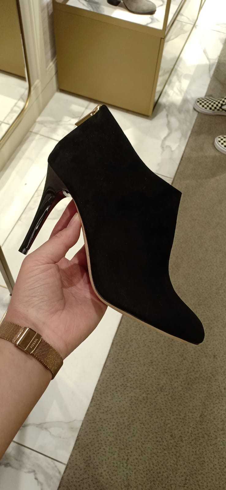 Jimmy★Choo(セールで破格)履きやすさ抜群MendezBlackスエード