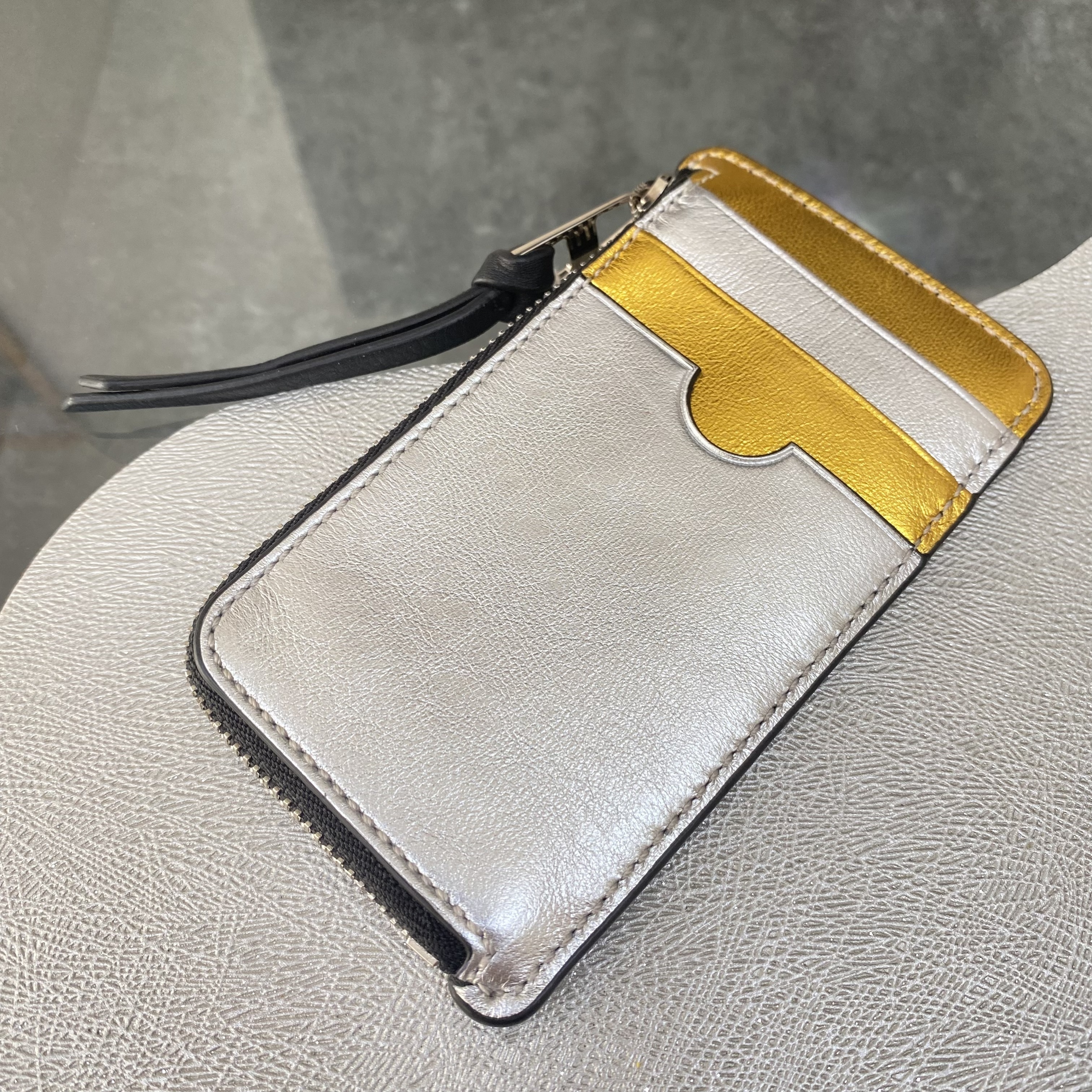 国内即発送☆処分価格】LOEWE フラグメントケース 完売カラー