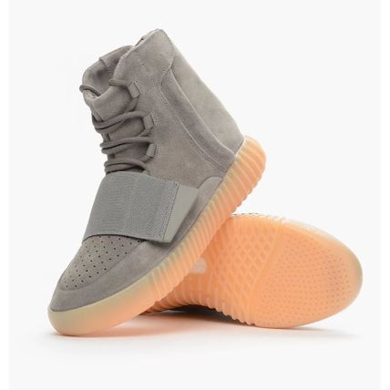 Shop adidas YEEZY BOOST 750 2016-17FW Yeezy Boost 750 Light Grey