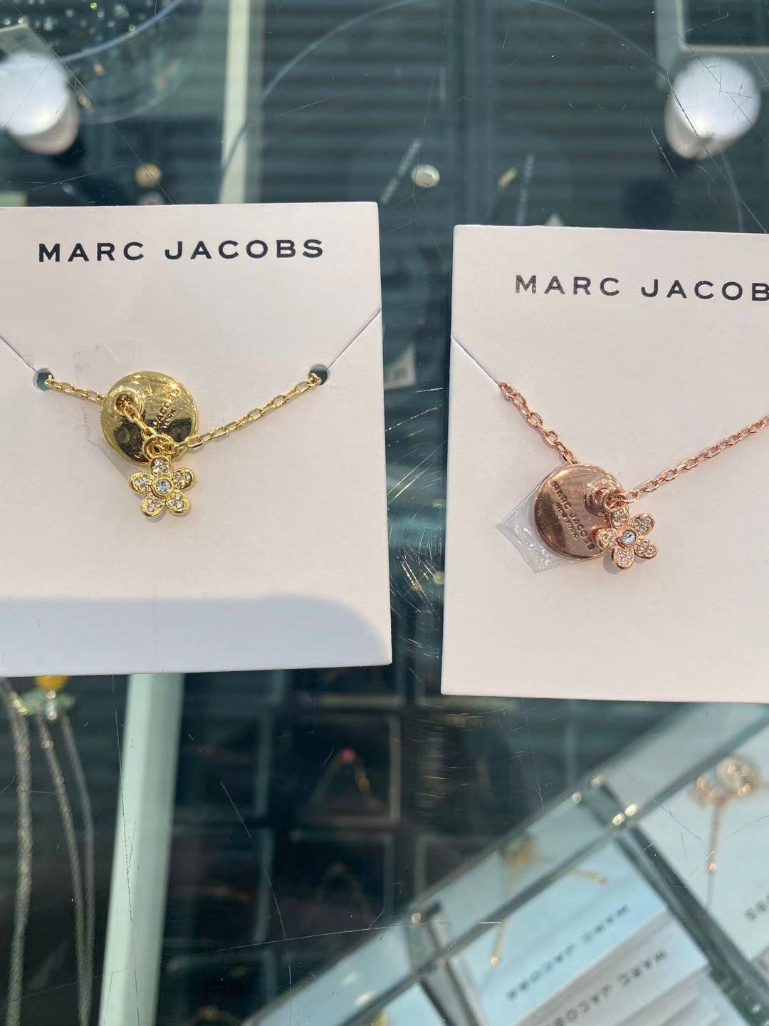MARC JACOBS◎MJ Coin Daisy Crystal Pendant◎ネックレス (MARC