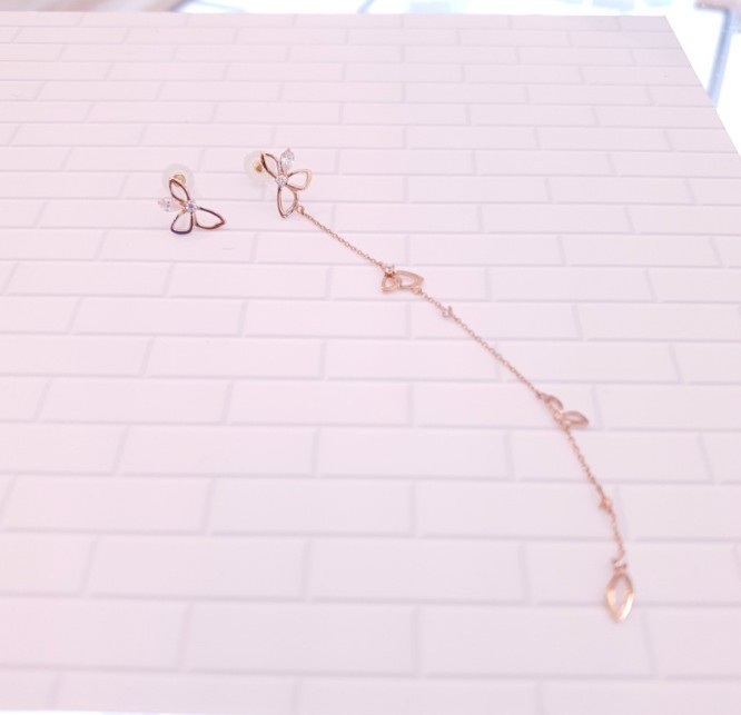 STONE HENgE◆Silhouette F0165 蝶 羽 アシンメトリーピアス STONE HENgE◇Silhouette F0165 蝶 羽 アシンメトリーピアス