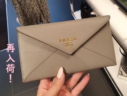 ブラック（黒）系 PRADA(プラダ) 長財布(レディース) - 海外通販のBUYMA