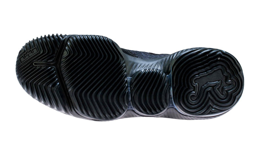 NIKE LeBron 16 Low ´Triple Black´ ss 19 2019 靴・ブーツ