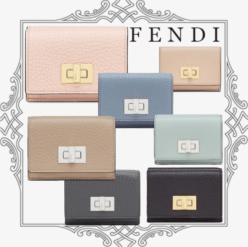 FENDI マイクロ 三つ折り財布 関税送料なし 国内直営店 すぐ届く FENDI マイクロ 三つ折り財布 関税送料なし 国内直営店 すぐ届く