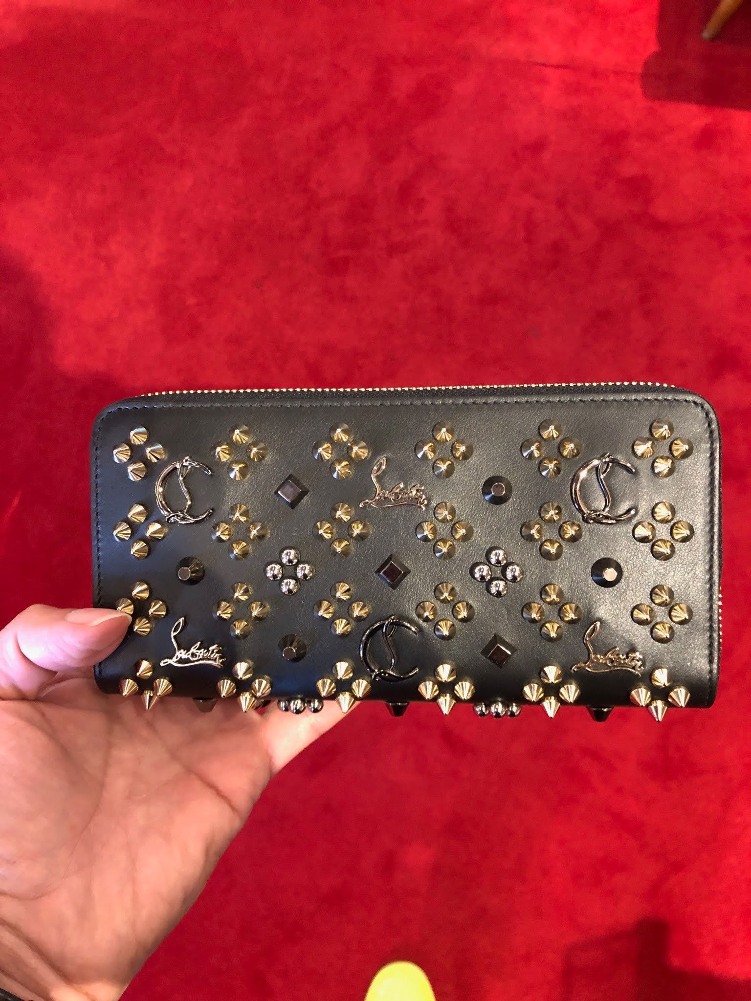 Shop Christian Louboutin Panettone Panettone Wallet (3175224B253 Shop Christian Louboutin Panettone Panettone Wallet (3175224B253