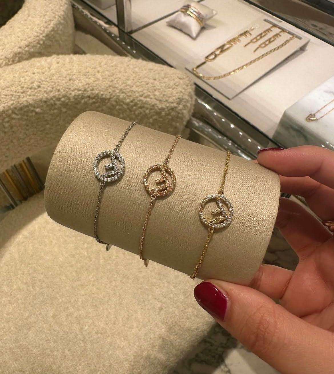 FENDI ★送料込み★ F IS FENDI ブレスレット / ４色