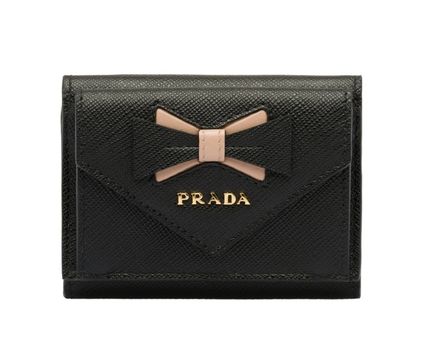 SAFFIANO,リボン PRADA x 財布・小物(レディース)|新作を海外通販 SAFFIANO,リボン PRADA x 財布・小物(レディース)|新作を海外通販