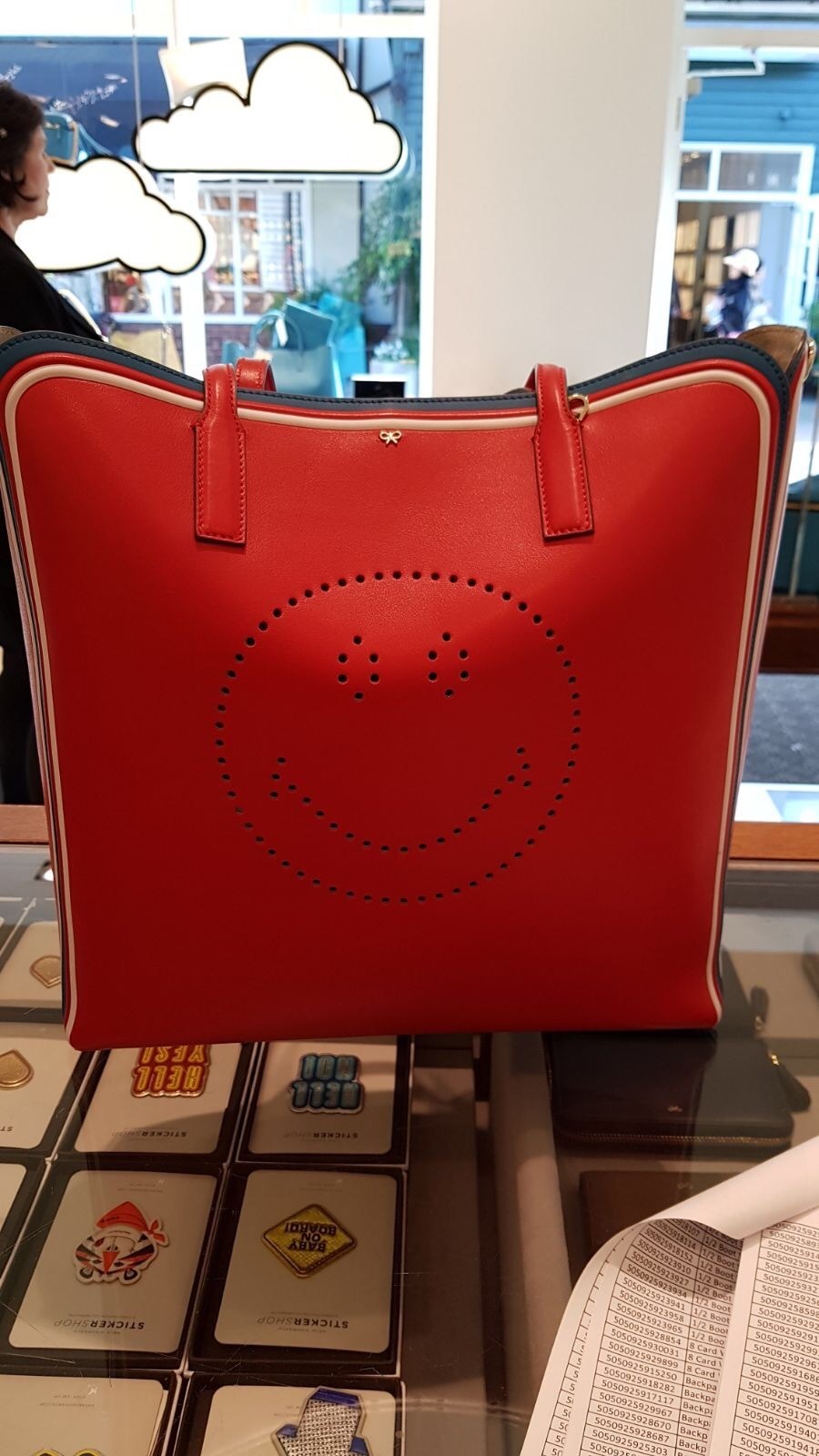 アニヤ★(セールで即発送)可愛いスマイリー付きEburySport/Tote