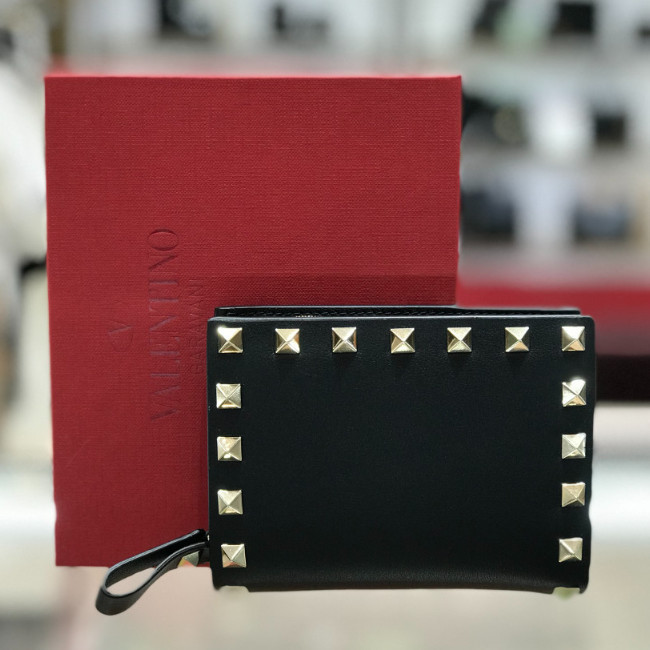☆VALENTINO☆Rockstud 折りたたみ財布☆正規品・安全発送