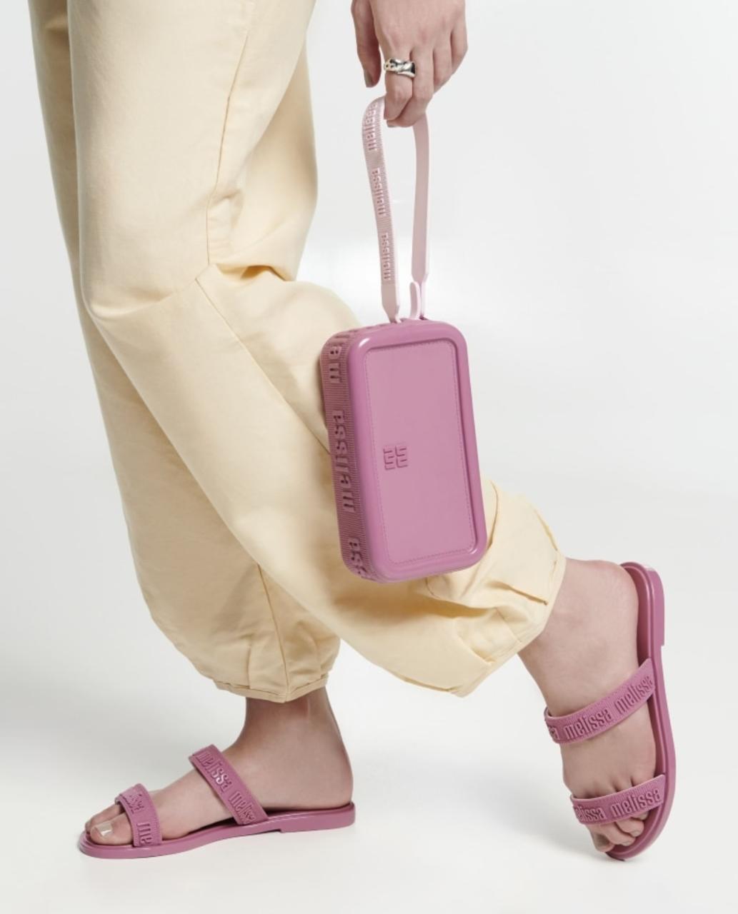 ◆melissa◆追跡付送料込♪プチバック付き♪クロスサンダル ◇melissa◇追跡付送料込♪プチバック付き♪クロスサンダル