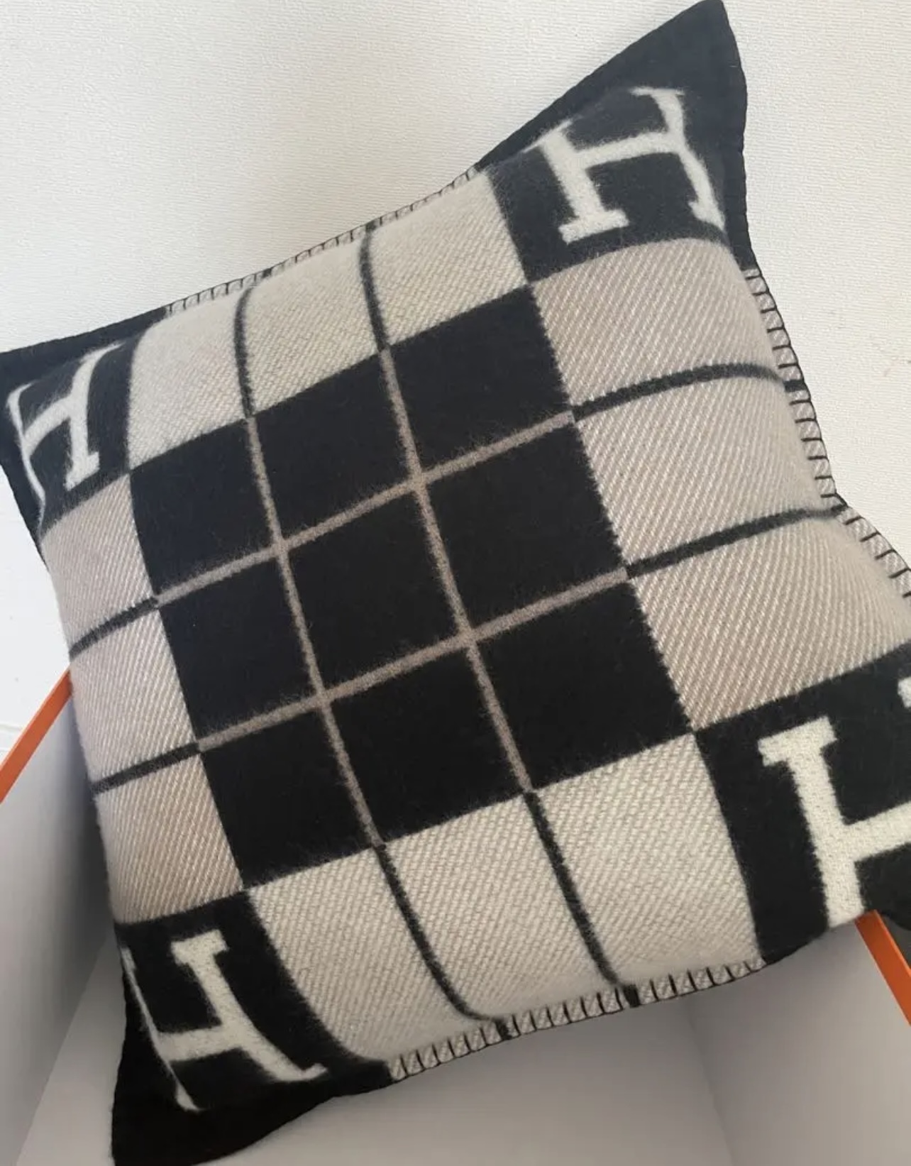 エルメスHermes カシミヤ クッション 日本完売 (HERMES