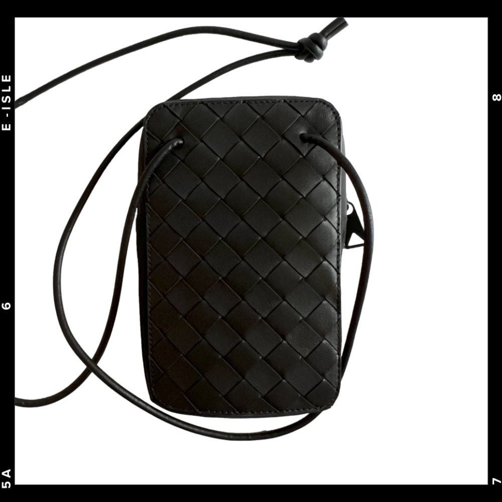 【Bottega Veneta】イントレチャートナッパ ウェアラブルポーチ