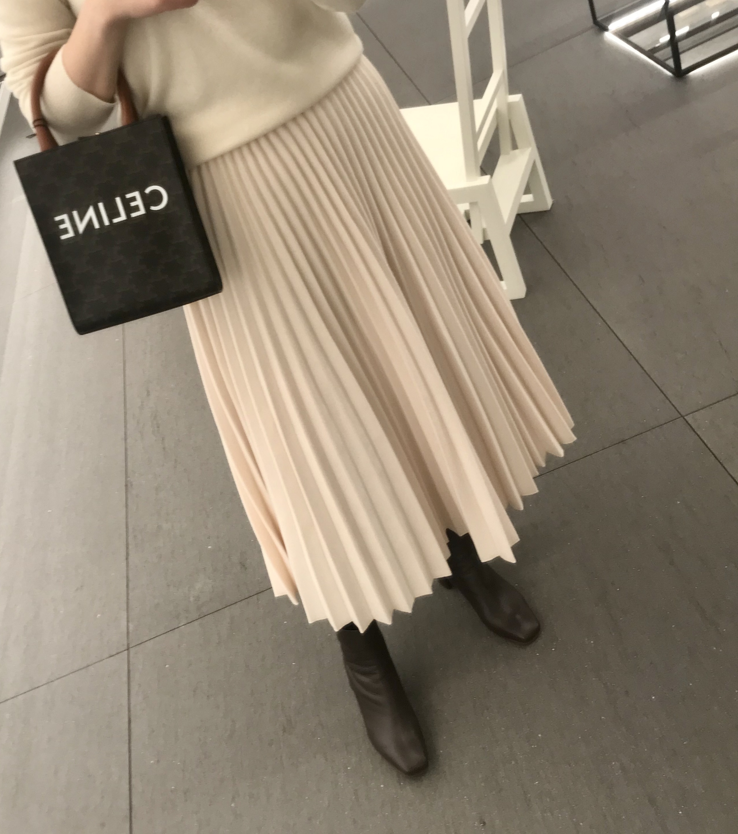 送料込【CELINE】MINI VERTICAL CABAS IN TRIOMPHE CANVAS