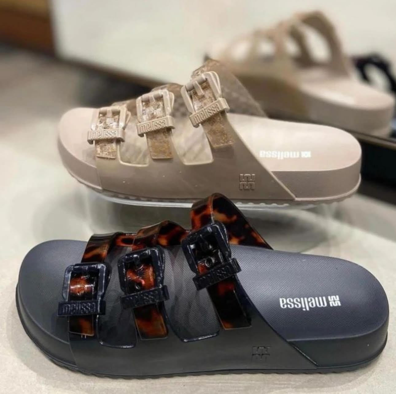 ◆melissa◆追跡付送料込 フットヘッドTストラップサンダル ◇melissa◇追跡付送料込 フットヘッドTストラップサンダル