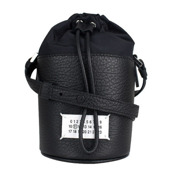 幸せなふたりに贈る結婚祝い Maison Margiela☆5AC マイクロ バケットバッグ☆正規品・大人気 ショルダーバッグ・ポシェット 幸せなふたりに贈る結婚祝い Maison Margiela☆5AC マイクロ バケットバッグ☆正規品・大人気 ショルダーバッグ・ポシェット