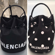 BALENCIAGA(バレンシアガ) ハンドバッグ バレンシアガWHEEL XSドローストリングバケットバッグ☆人気各色