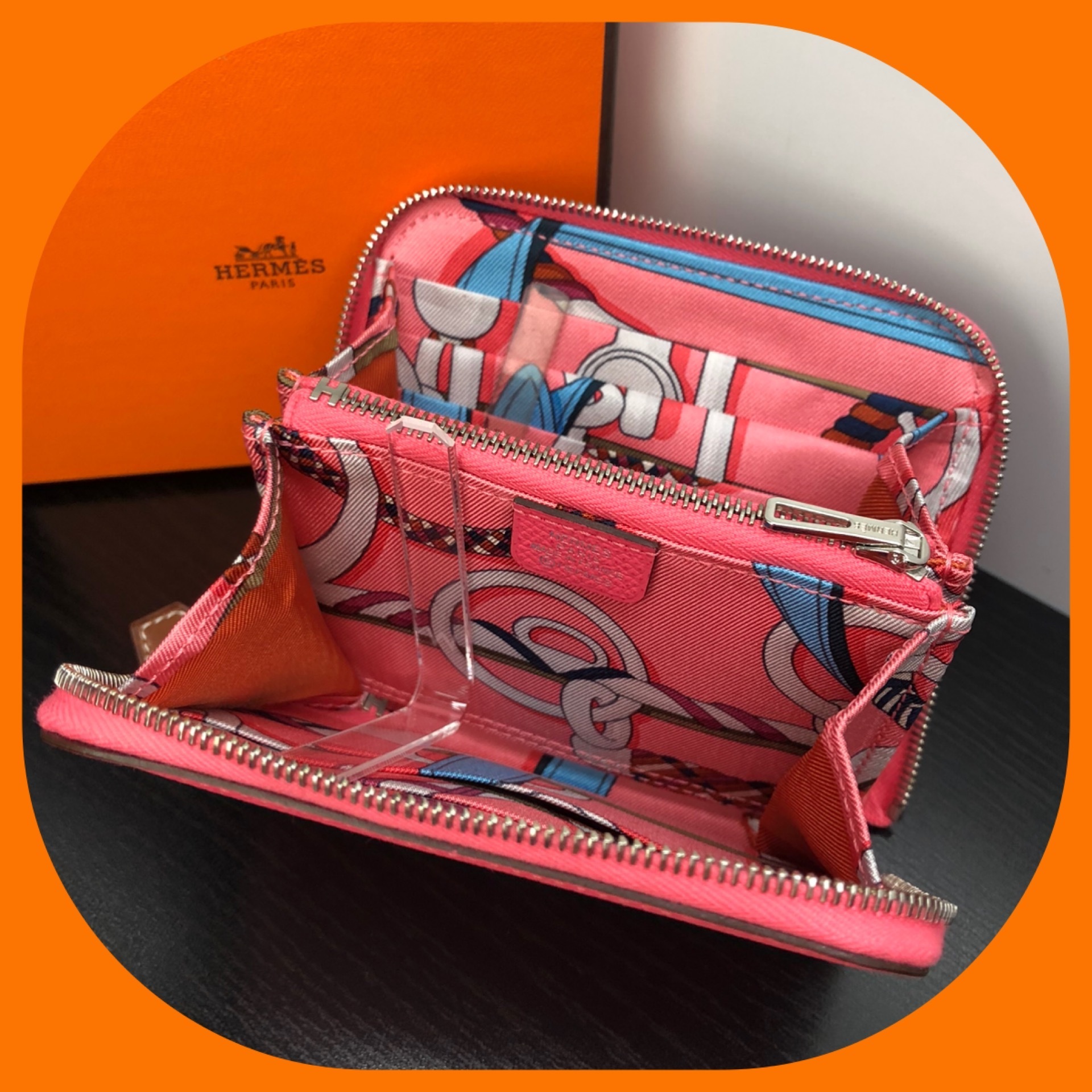 プレゼントに最適☆国内発送 HERMES シルクイン コンパクト