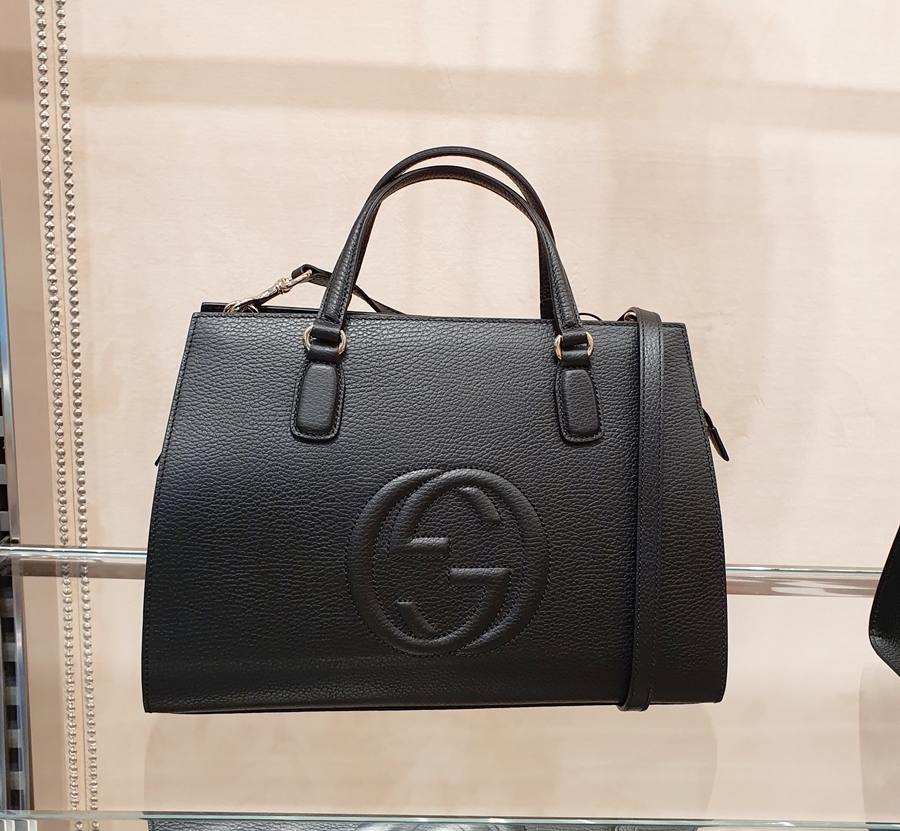 【セール】GUCCI☆グッチGGエンボスモチーフハンドバッグ607721