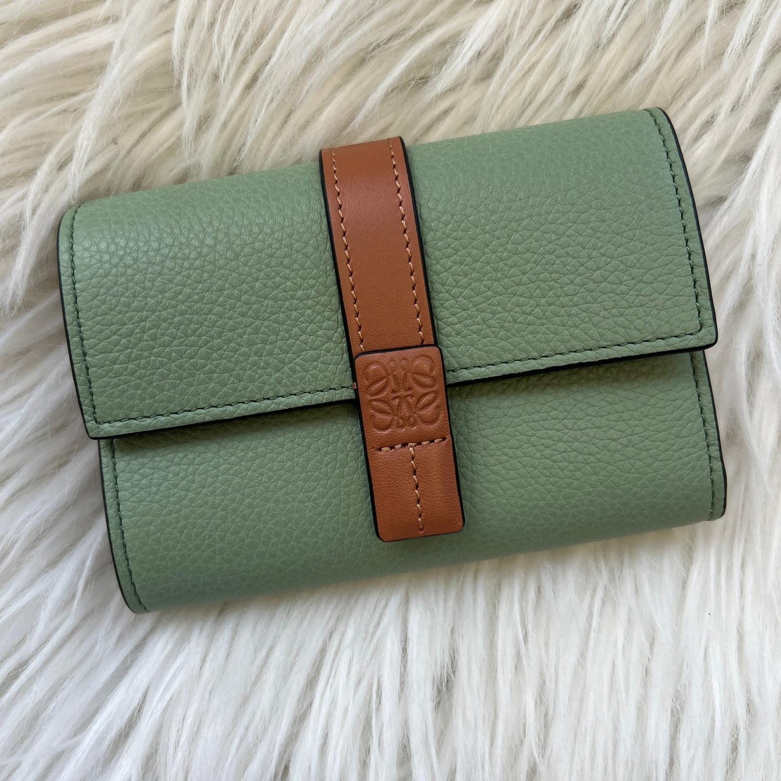 LOEWE ロエベ スモール バーティカル ウォレット カーフスキン (LOEWE ...