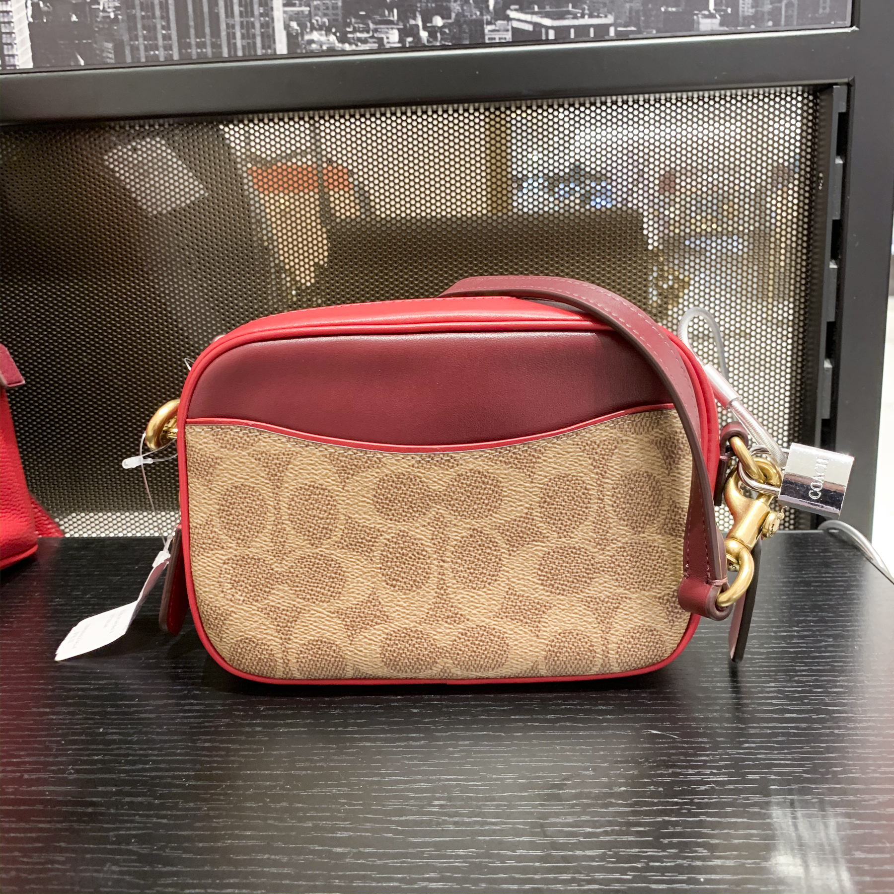 【COACHブティック】●NEW！ミニサイズ●カメラ バッグ 16 COACHブティック】○NEW！ミニサイズ○カメラ バッグ 16 (Coach