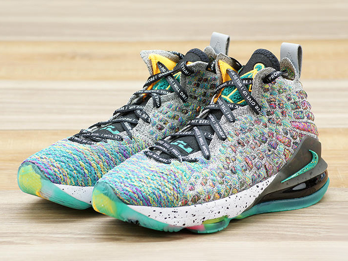 レディース ★ NIKE ナイキ LEBRON XVII ｌLJFF GS グリーン